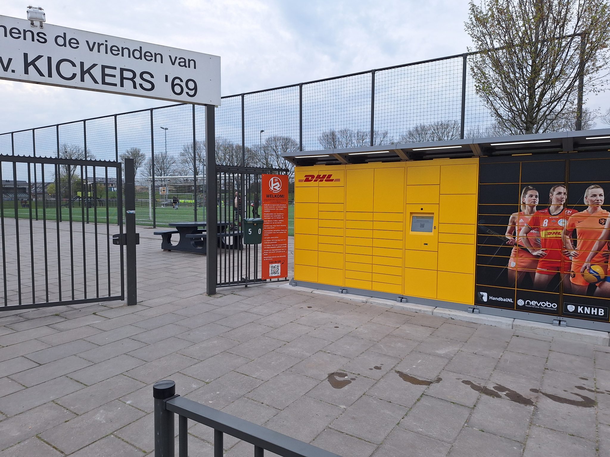 DHL pakketautomaat bij S.V. Kickers '69